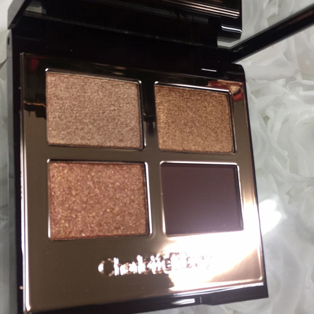 Charlotte Tilbury Queen of Glow Luxury Palette - Picture 3 of 8